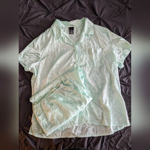 Secret Treasures women's sleep wear